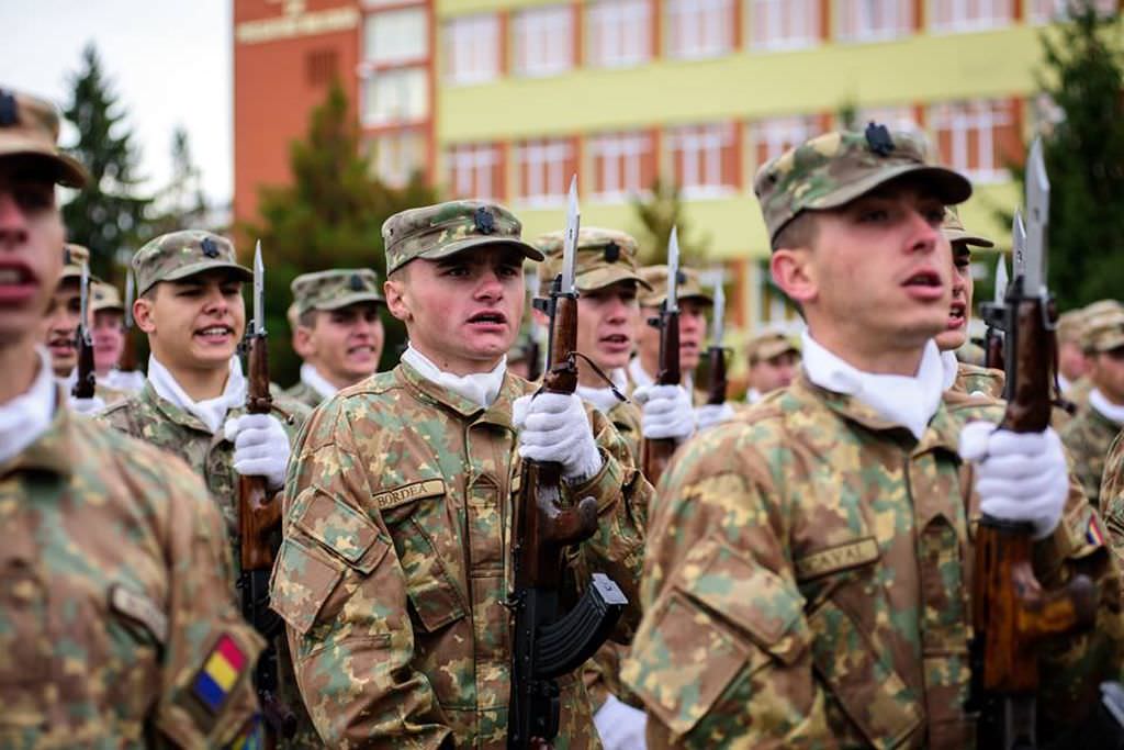 foto video - emoții la aft sibiu - peste 300 de cadeți au depus jurământul