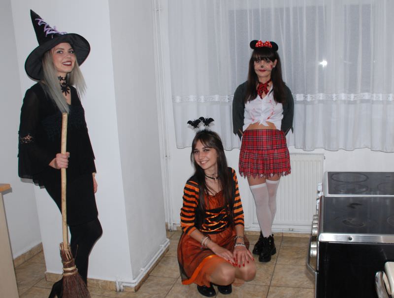 Foto - Distracție pe cinste la o petrecere de Halloween în căminele studențești din Sibiu