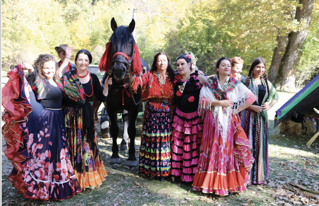 festivalul internațional „romaii poesia” - artişti şi scriitori romi din 16 ţări vin la sibiu