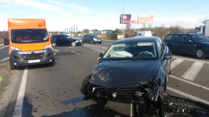 update foto două accidente pe dn1, în zona șelimbăr