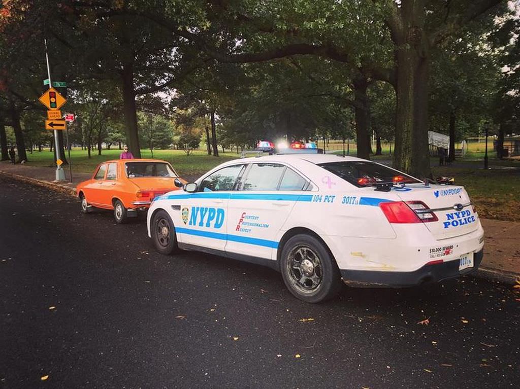 dacia 1300 oprită de poliție în new york - era un român la volan