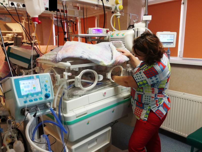 Campanie de donații pentru Neonatologia din Sibiu – Este nevoie de un sistem de monitorizare a nou născuților din incubatoare