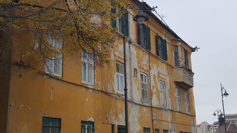 FOTO Primăria Sibiu s-a auto amendat în cazul unui imobil degradat