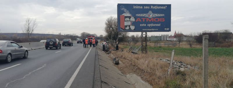 foto accident la veștem. s-a răsturnat în șanț