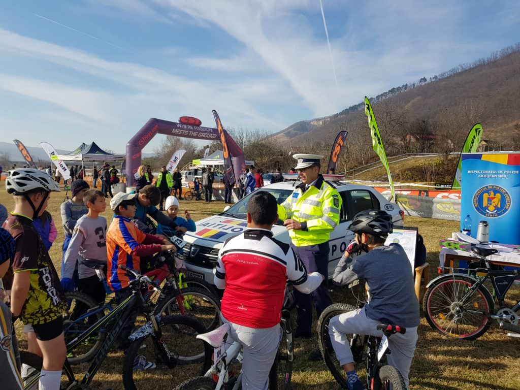 foto polițiștii sibieni, la campionatul național de cyclocross