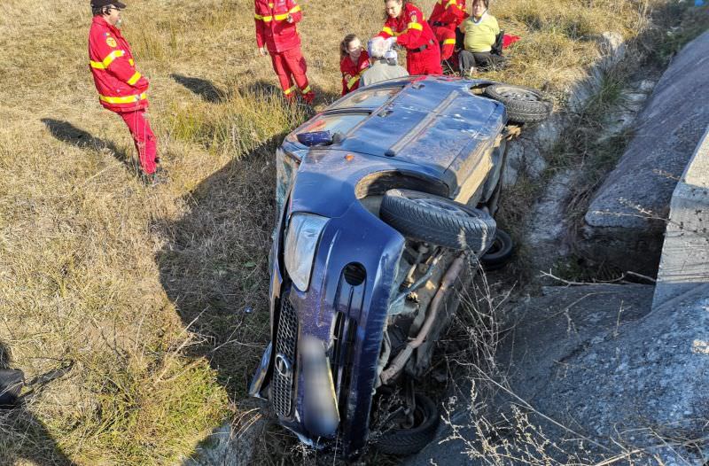 foto - accident grav la cornățel produs din cauza telefonului mobil