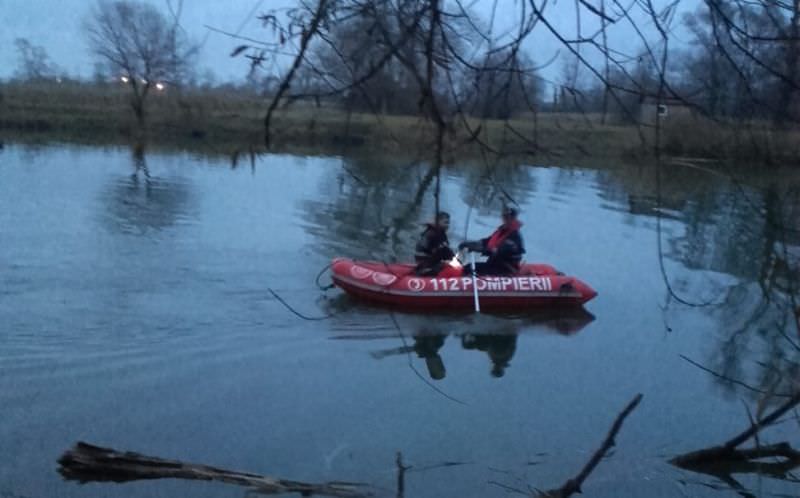 VIDEO FOTO Femeie găsită decedată într-un lac. A fost căutată două zile