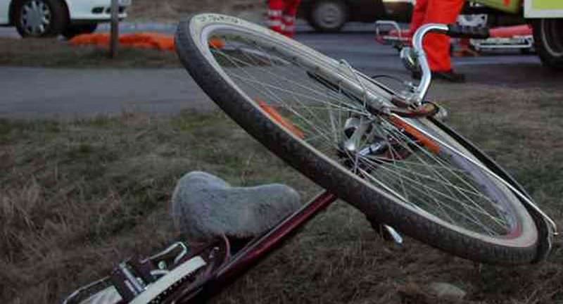 adolescent pe bicicletă lovit de o mașină la mârșa