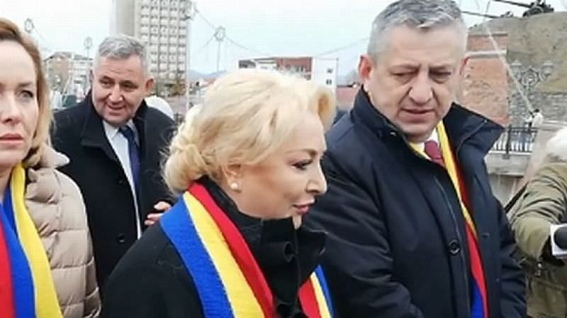 guvernul dăncilă, huiduit la alba iulia – s-a scandat „demisia!”