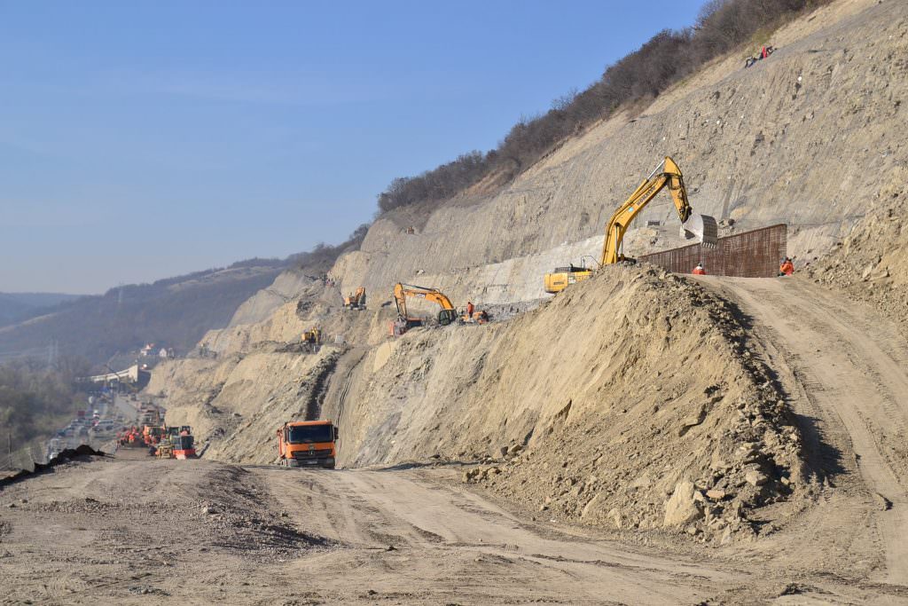 foto video autostrada lugoj - deva: problemele de la șoimuș se întind până anul viitor