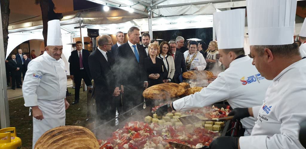 VIDEO FOTO Programul „Sibiu Regiune Gastronomică Europeană Sibiu 2019”, lansat cu fast la București – A venit și Iohannis