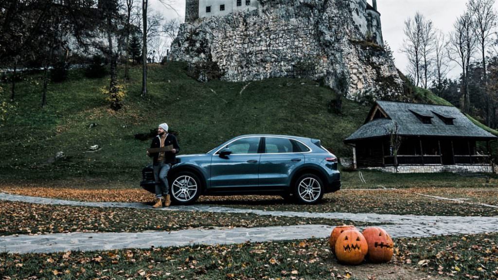 VIDEO – A apărut clipul de promovare a noului Porsche Cayenne – Sunt imagini filmate și la Sibiu