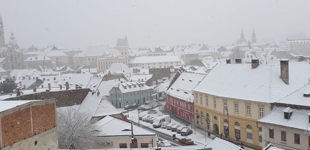 prognoza meteo actualizată - avertizare de precipitații - reîncep ninsorile!