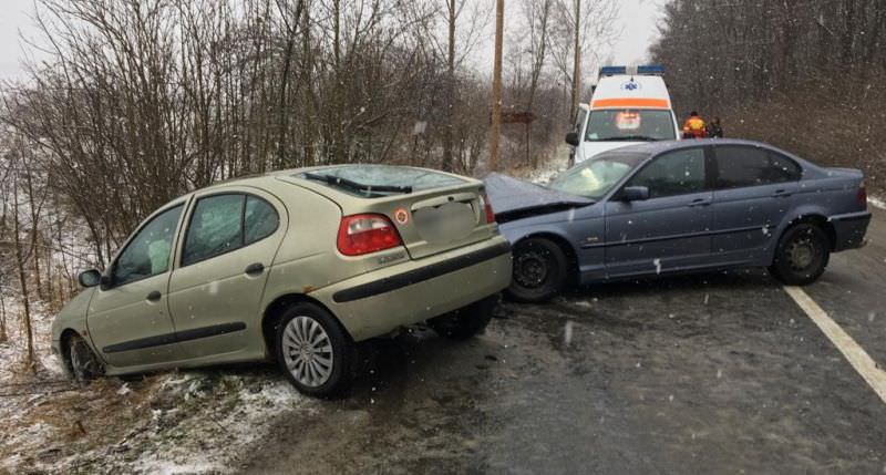 update foto accident la țichindeal. două persoane rănite