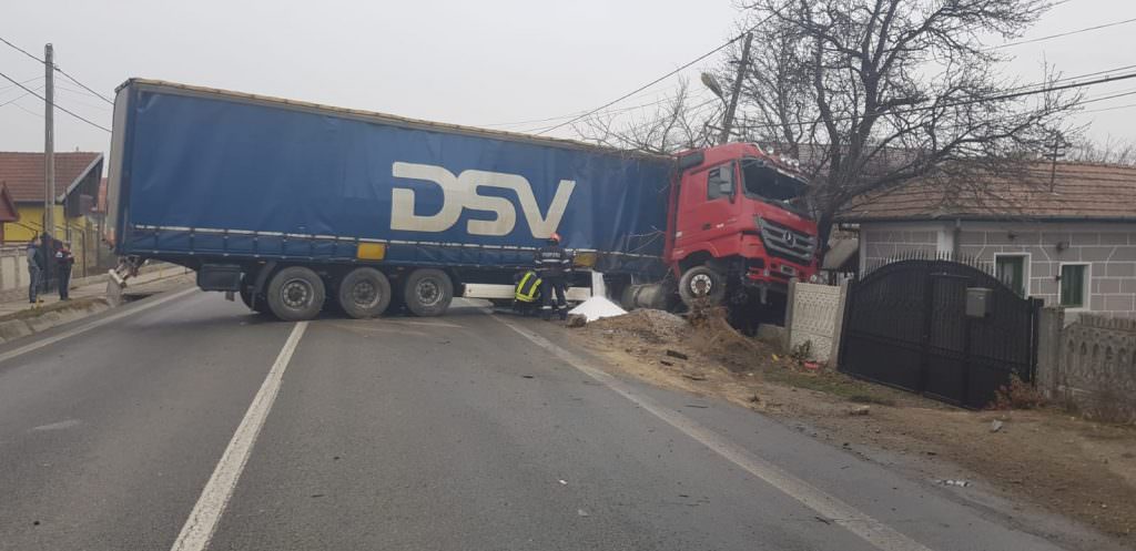 foto trafic blocat în vâlcea, pe dn7, către sibiu