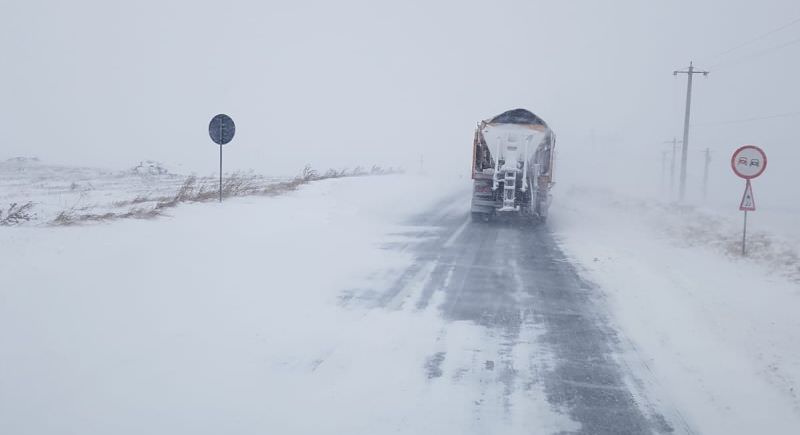 foto sibiul sub cod galben de ninsoare. cum se circulă în județ