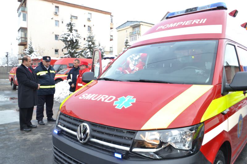 foto ambulanțe noi pentru smurd sibiu