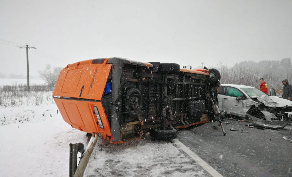 UPDATE VIDEO FOTO Accident cu zece răniți pe DN1 la Avrig. S-a activat PLANUL ROȘU de intervenție!