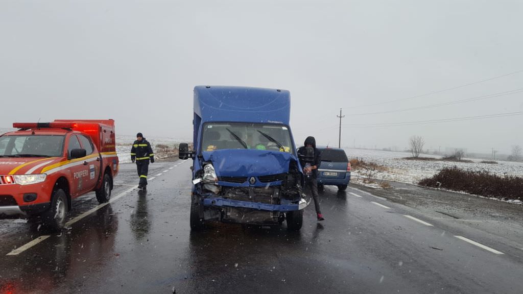 foto accident pe dn1 la ieșirea din avrig - două persoane rănite