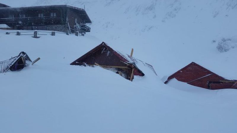 avalanșă puternică la bâlea lac. a trecut pe lângă cabană