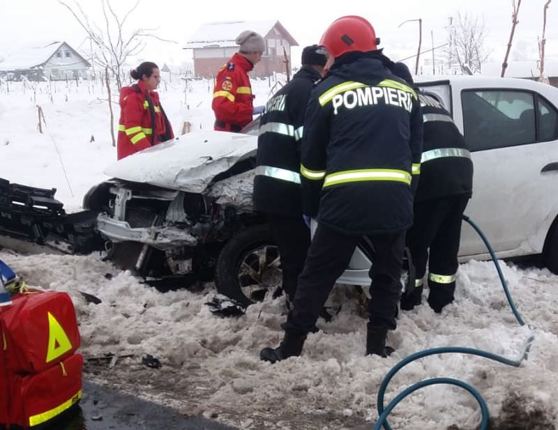 UPDATE VIDEO FOTO Accident grav pe Valea Oltului - Patru persoane rănite. Planul roșu de intervenție a încetat