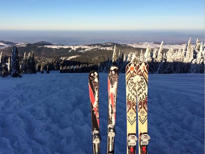 schiurile și snowboard-ul uzate nu se aruncă – unde îți pot repara și întreține echipamentul în sibiu