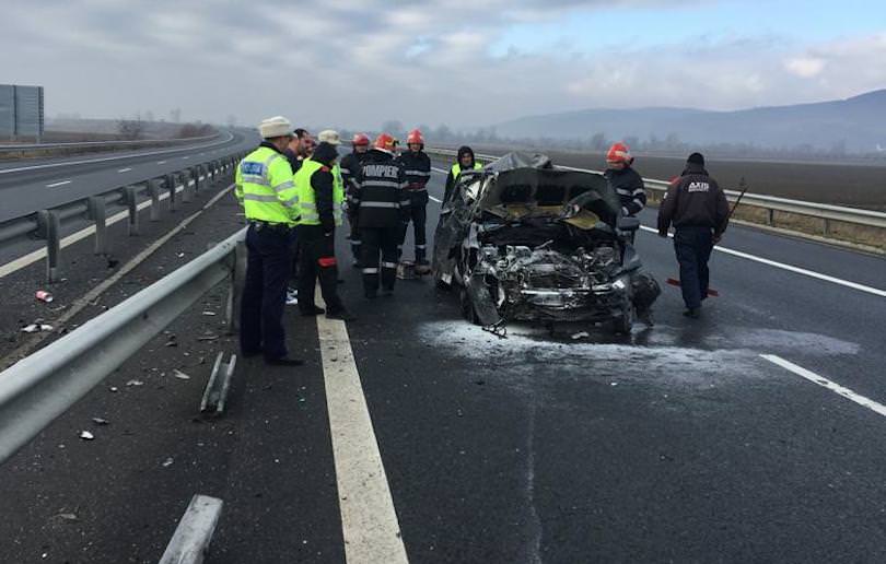 foto accident pe autostrada sibiu - deva. o mașină a luat foc