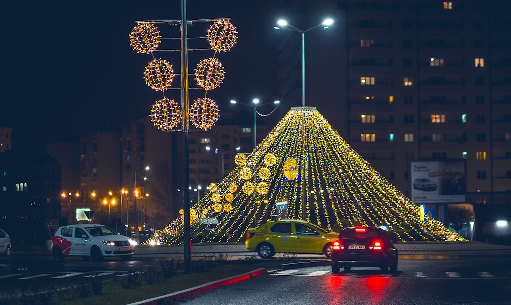 foto - șelimbărul e feeric. s-au aprins luminile de sărbători