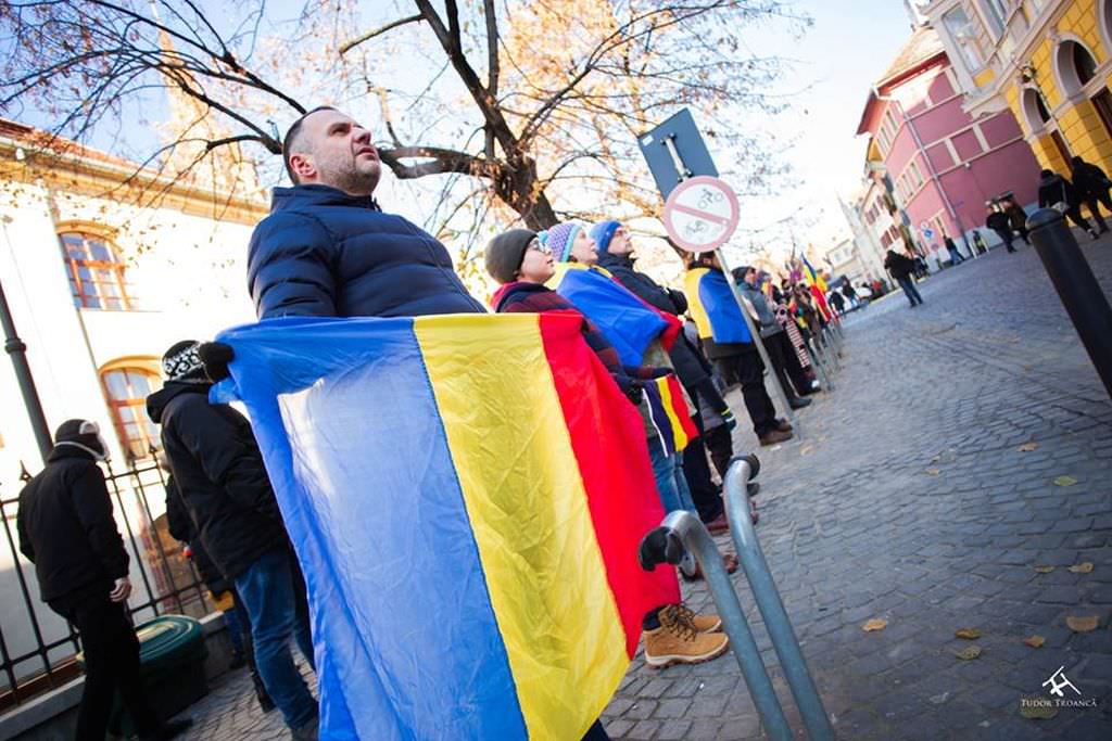 video „vă vedem din sibiu”, un an de proteste zilnice – marți seara e și o dezbatere