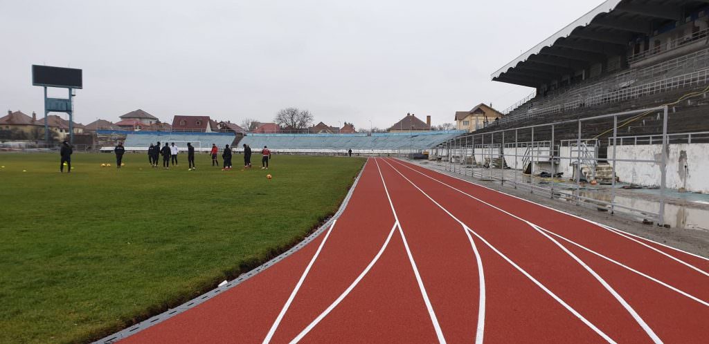 VIDEO FOTO Antrenamente printre gunoaie la FC Hermannstadt – ”Ne simțim ai nimănui!”