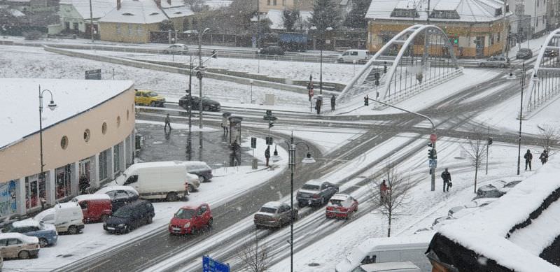 ninsoare puternică până deseară la sibiu. apoi temperaturile se schimbă