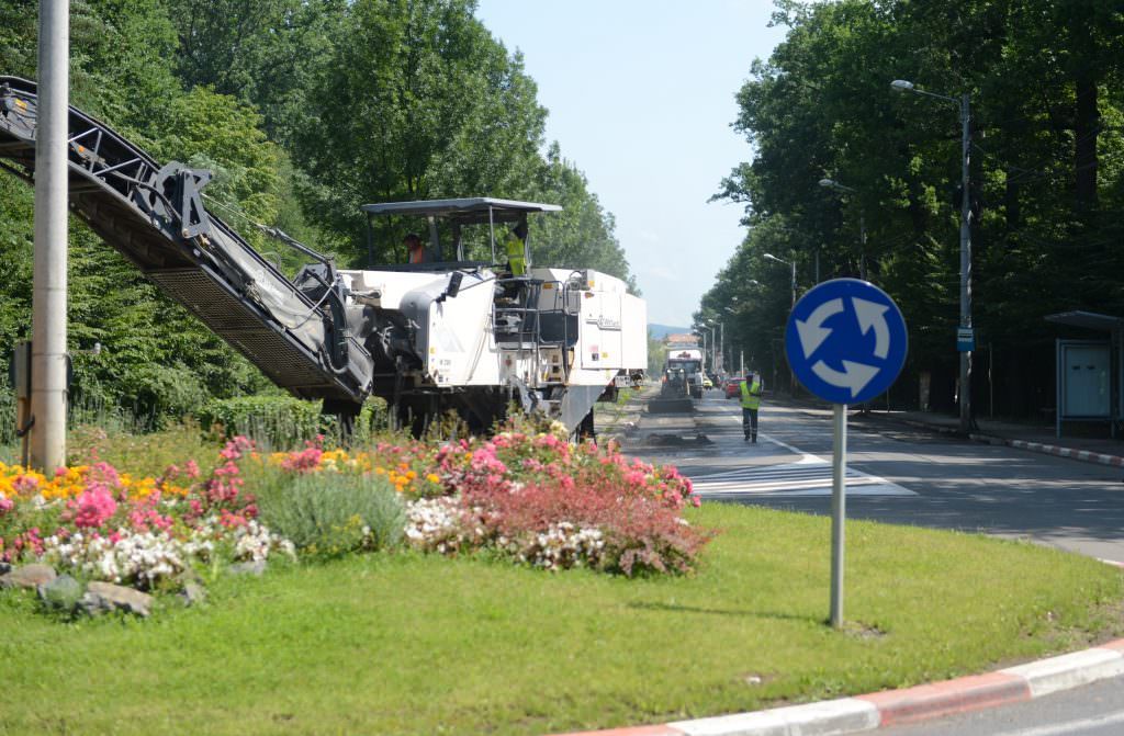 bilanț primăria sibiu 2018: cinci zone din cartierele de blocuri modernizate și alte două în lucru. lucrări și reparații ample pe 45 de străzi