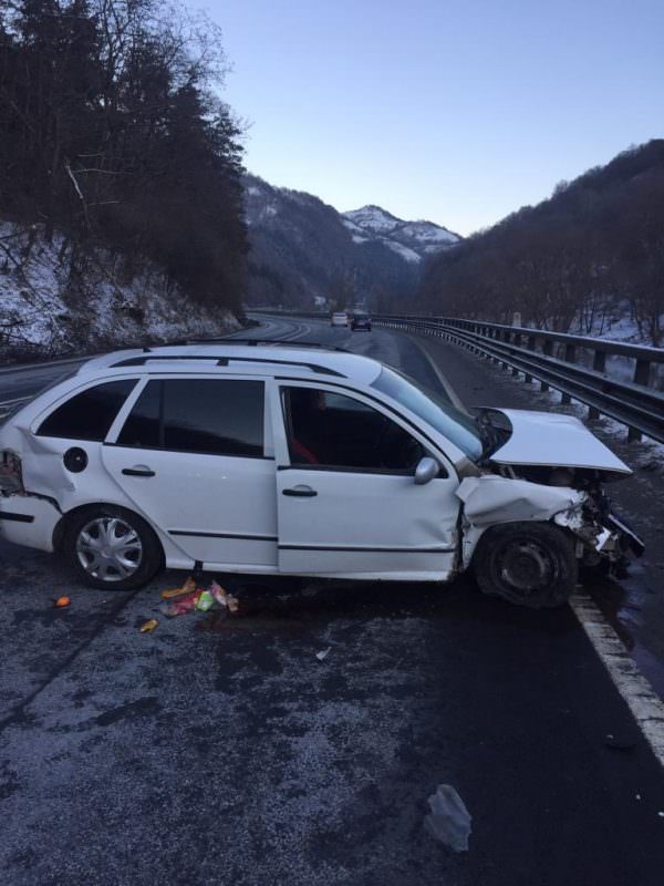 foto accident grav pe valea oltului cu patru victime printre care și doi copii