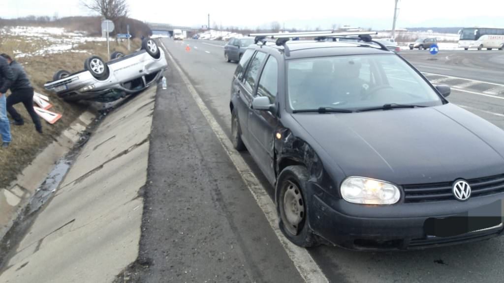 accident pe dn14 la ieșirea din sibiu. doi răniți și trafic îngreunat