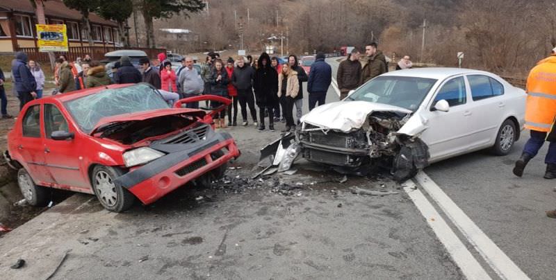 update foto accident pe valea oltului - patru răniți