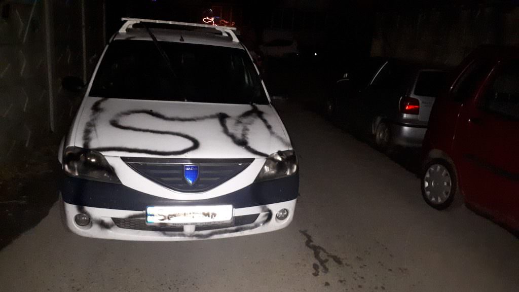 ce riscă cel care a vandalizat mașina parcată neregulamentar pe aleea streiu