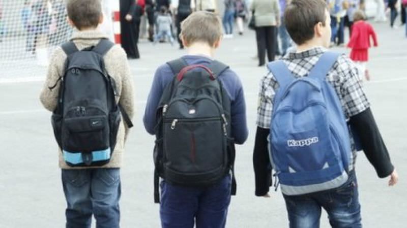 Ministrul Educației vrea vacanță de iarnă mai scurtă pentru elevi