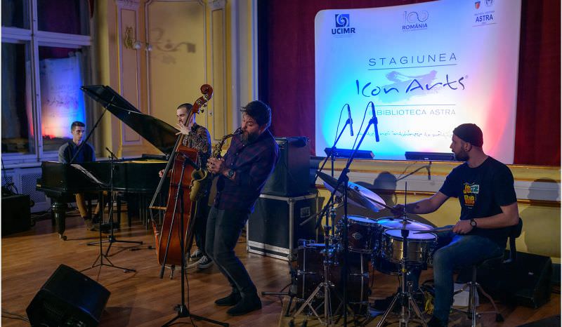 concert de jazz cu sala plină, la biblioteca astra. s-a lăsat cu aplauze furtunoase