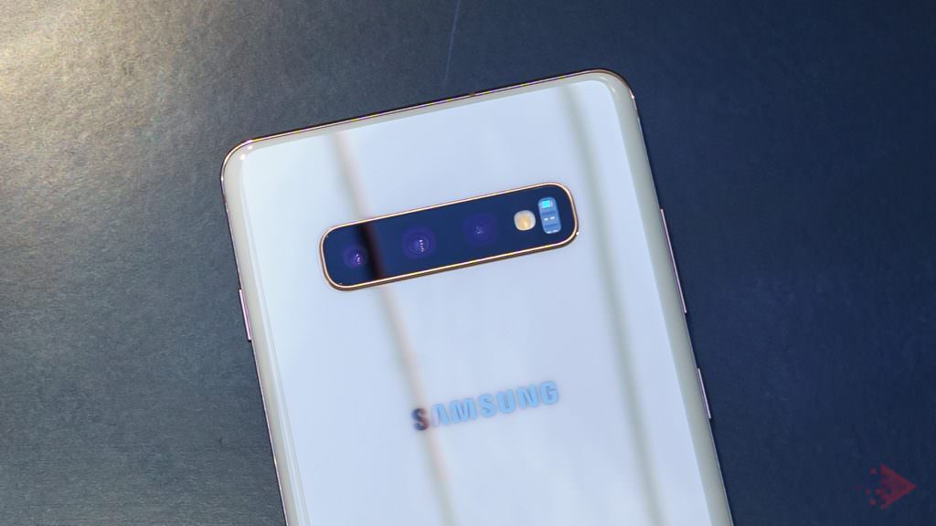 VIDEO FOTO Samsung a lansat Galaxy S10 și S10 Plus - Au trei camere foto, ecran impresionant și amprentă ultra sonică