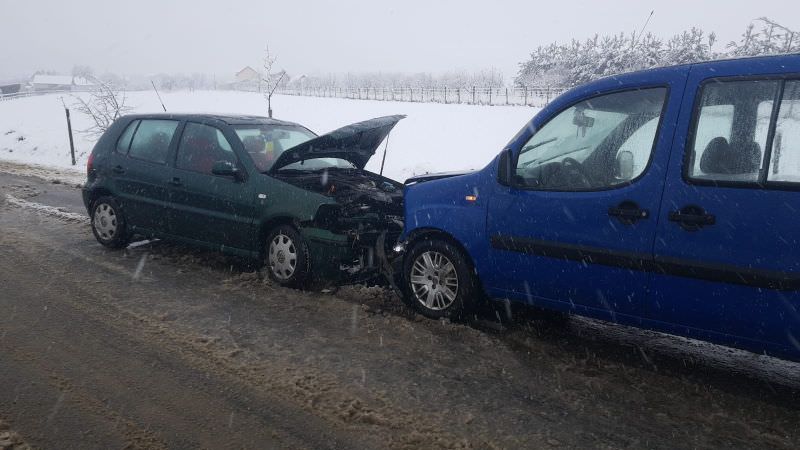 update foto accident cu doi răniți pe dn1 la săliște