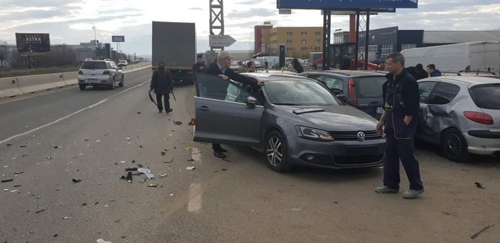 FOTO Accident în lanț pe DN1 la Șelimbăr - Șase mașini avariate