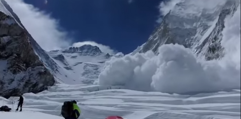 pericol de avalanșă în muntii făgăraș, în zona bâlea lac