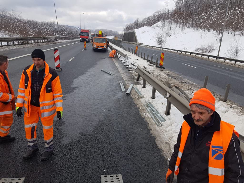 Atenţie pe autostradă! Circulaţia este restricţionată pe sensul Sebeş - Sibiu