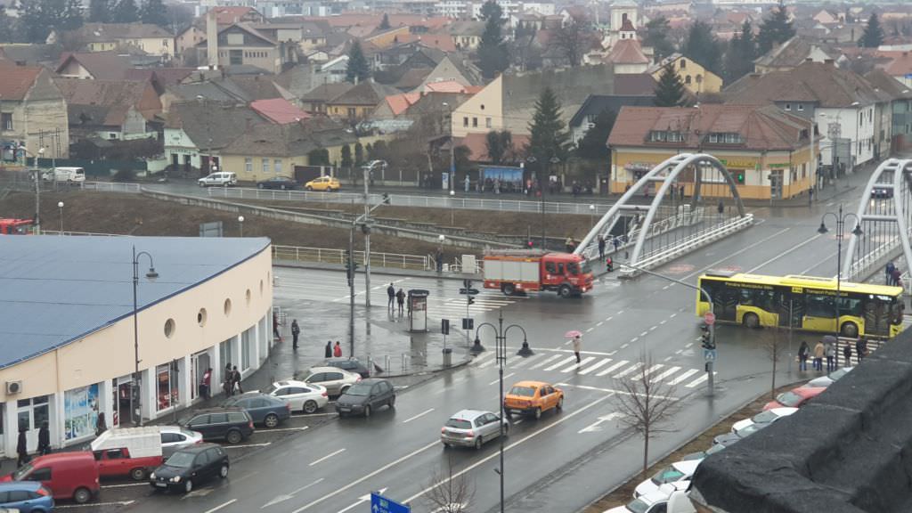 VIDEO Cum (nu) le dau prioritate șoferii, pompierilor și SMURD-ului în trafic la Sibiu