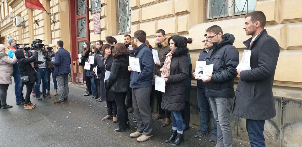 video foto magistrații din sibiu protestează față de ordonanța privind legile justiției