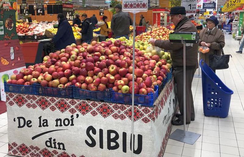 fructe, ciuperci, brânză și mezeluri ”de la noi din sibiu” – în carrefour la shopping city sibiu