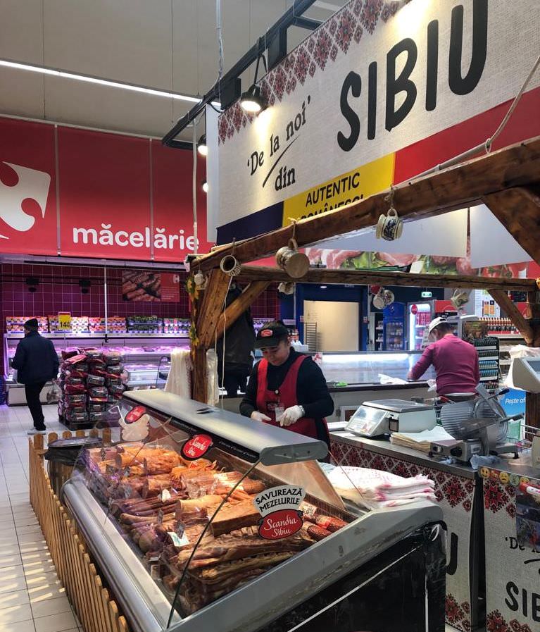 fructe, ciuperci, brânză și mezeluri ”de la noi din sibiu” – în carrefour la shopping city sibiu