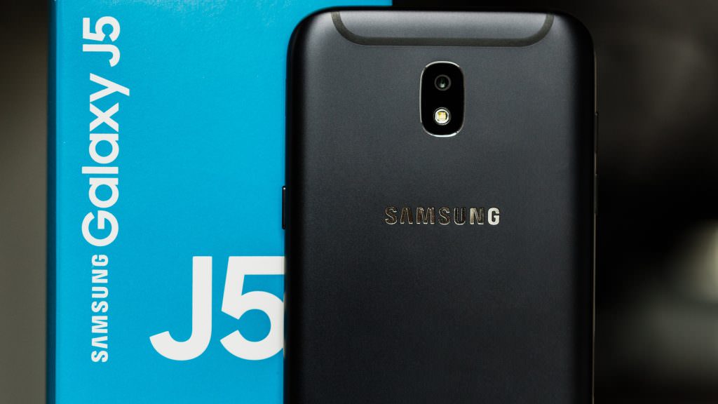 samsung galaxy j5: merită banii?