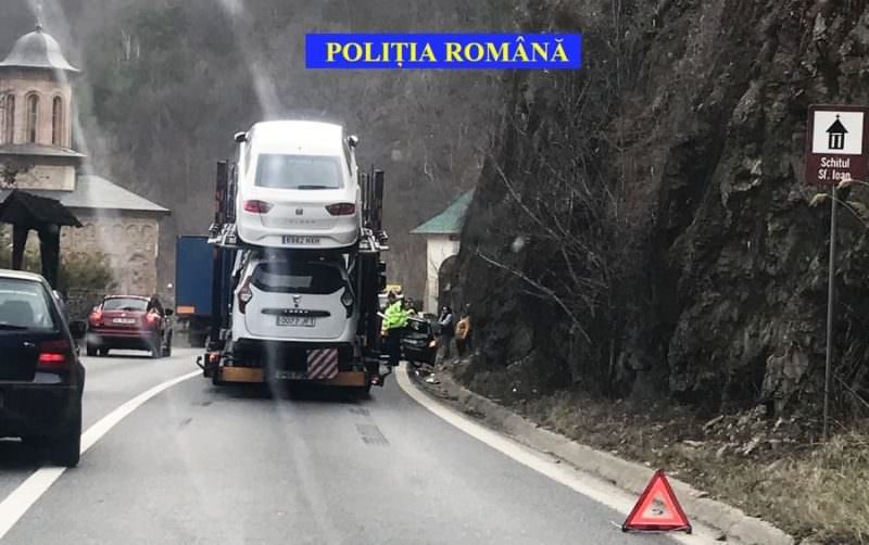 update foto valea oltului blocată de un accident cu trei mașini