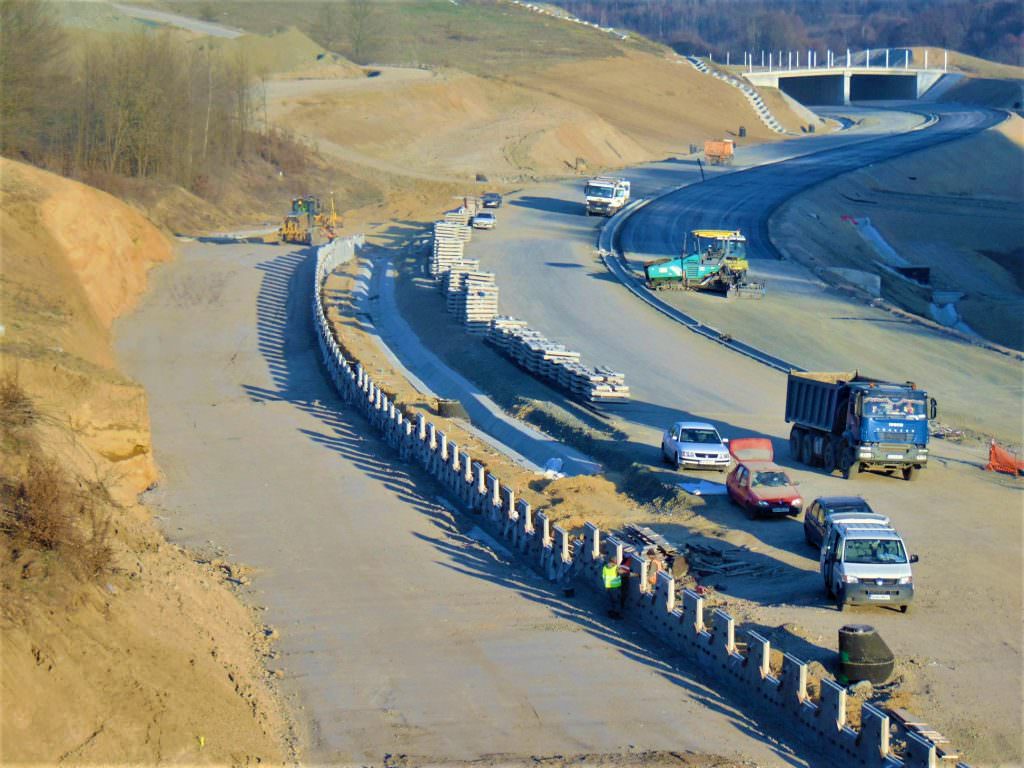 foto - lucrările la autostrada sibiu - nădlac. vești bune de pe șantierul dintre lugoj și deva